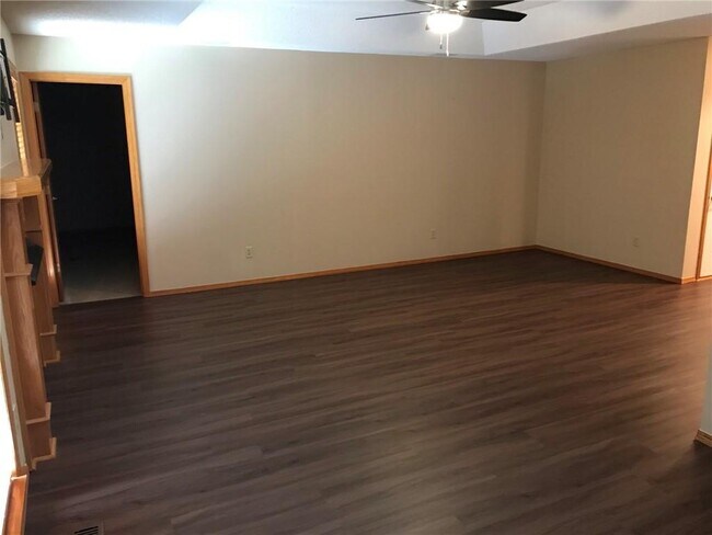 Building Photo - 10 Cromer Dr