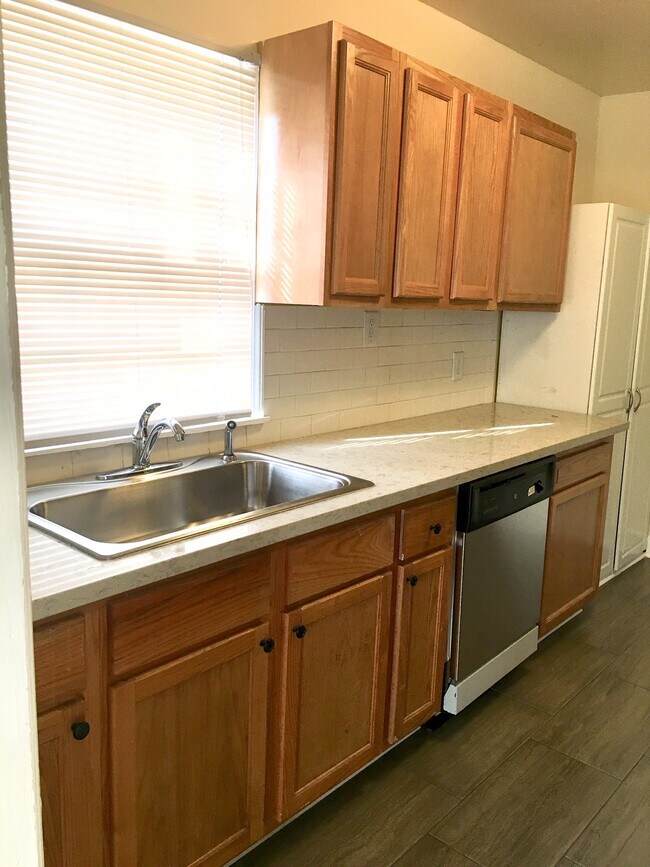 Foto del edificio - 8207 Freret St