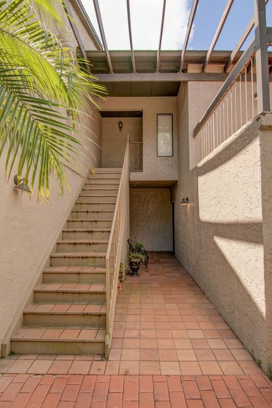 Foto del edificio - 1096 Azalea Ln