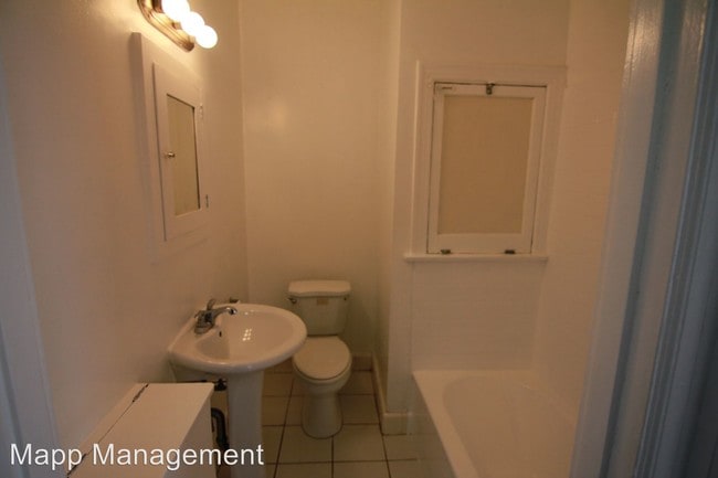 Building Photo - 1525 Cassil Pl