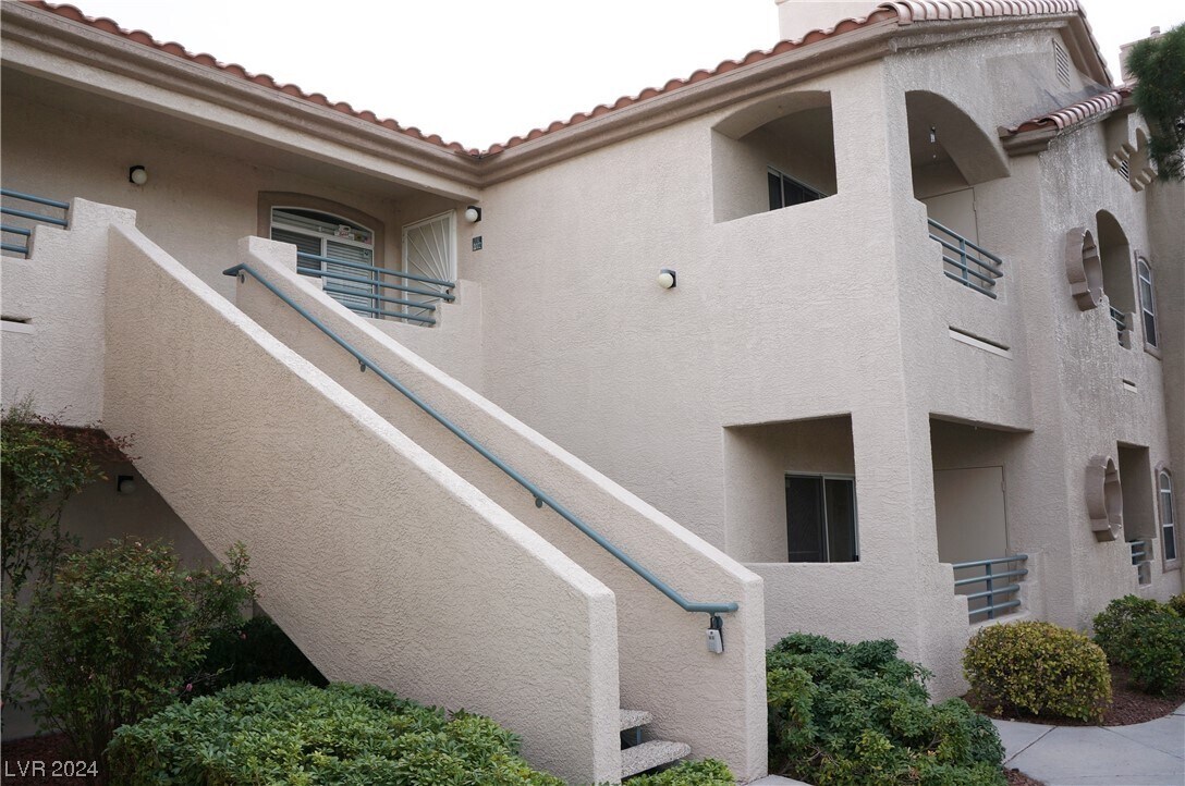 Foto principal - 5415 W Harmon Ave