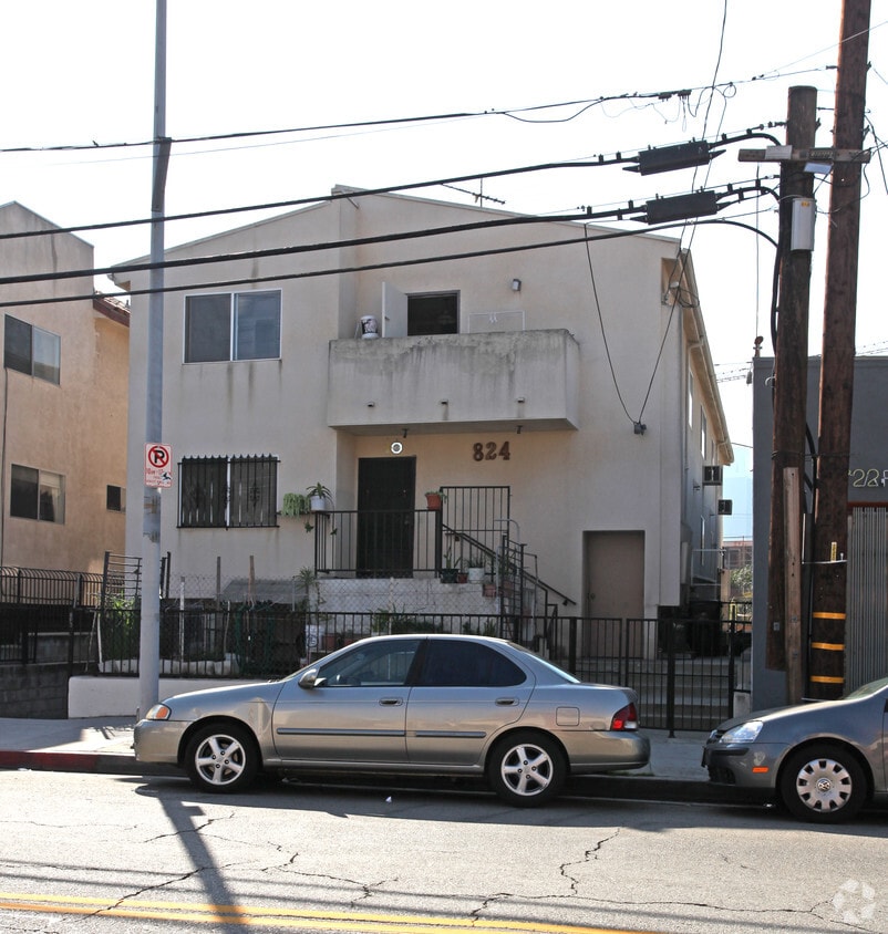 Building Photo - 824 Alpine St