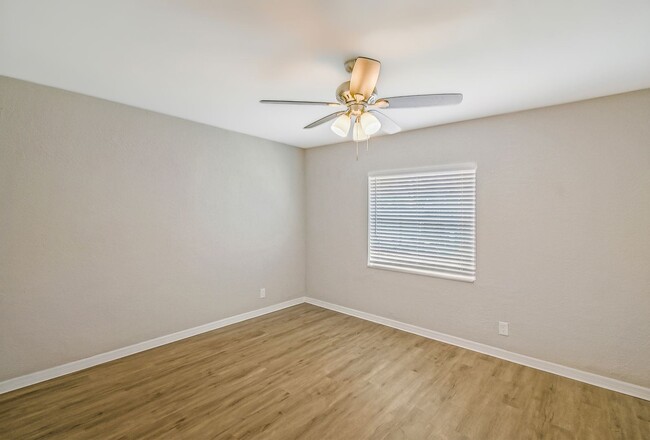 Building Photo - 4 br, 2 bath House - 7388 Willow Spring Cir E
