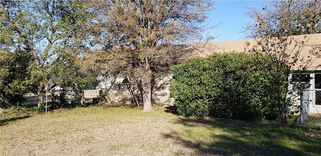 Building Photo - 230 Rose Hall Ct