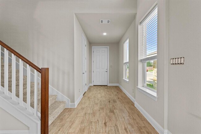 Building Photo - 124 Oakstone Dr
