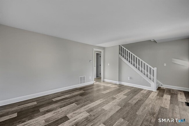 Foto del edificio - 2 Butternut Dr