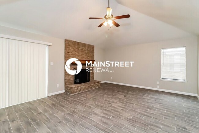 Foto del edificio - 3 Bedroom Pet-Friendly Home in Mansfield, TX with Main Street Renewal