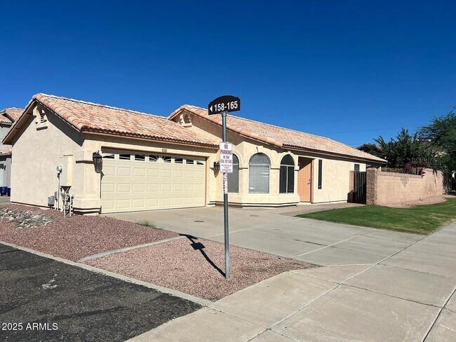 Foto del edificio - 2221 E Union Hills Dr