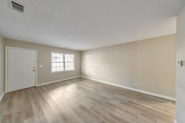 Building Photo - 245 Kimberly Way SW