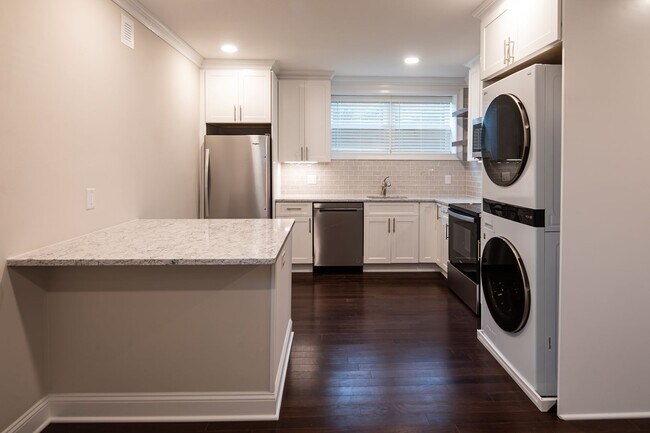 Interior Photo - The Parkview at Polifly: In-Unit Washer & Dryer, Heat and Water Included, and Cat & Dog Friendly