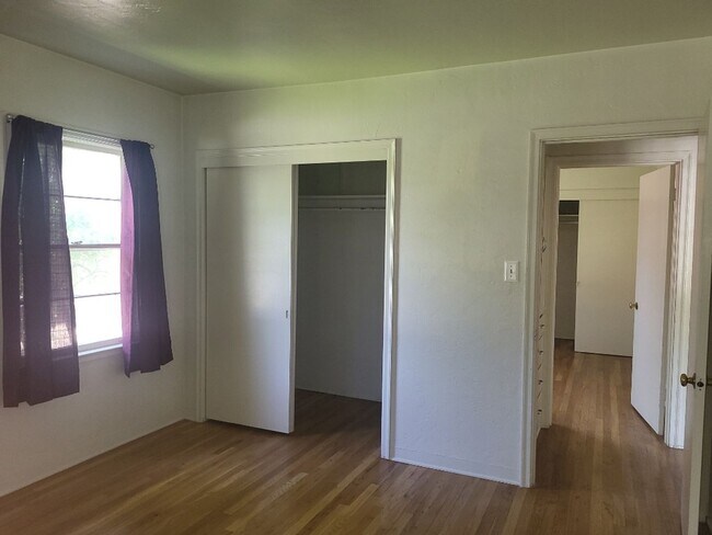 Building Photo - 720 Gordon Avenue