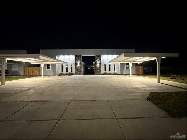 Building Photo - 16 Northwestern Ave