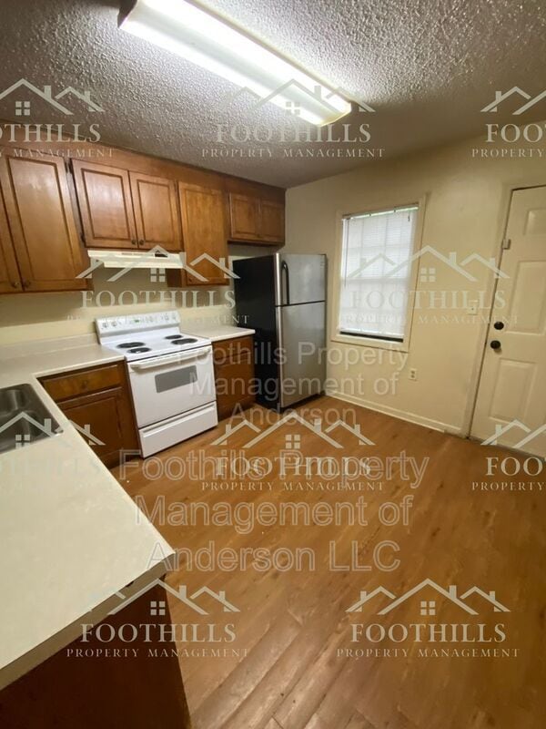 Building Photo - 121 Woodland Dr