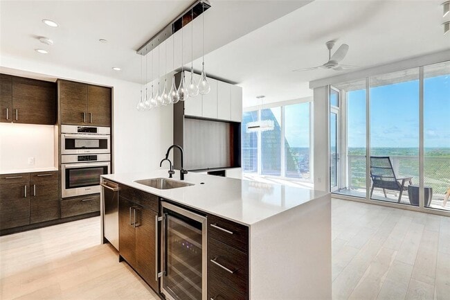 Foto del edificio - 301 West Ave