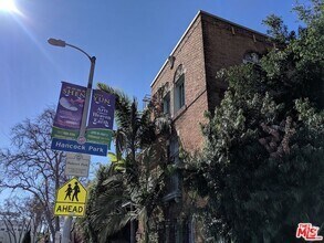 Building Photo - 649 N Rossmore Ave