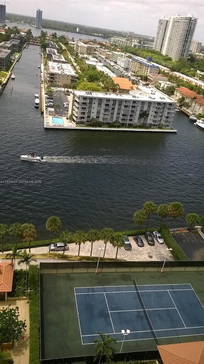 Foto del edificio - 290 174th St St