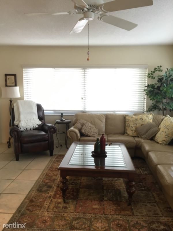 Foto del edificio - 25900 Hickory Blvd