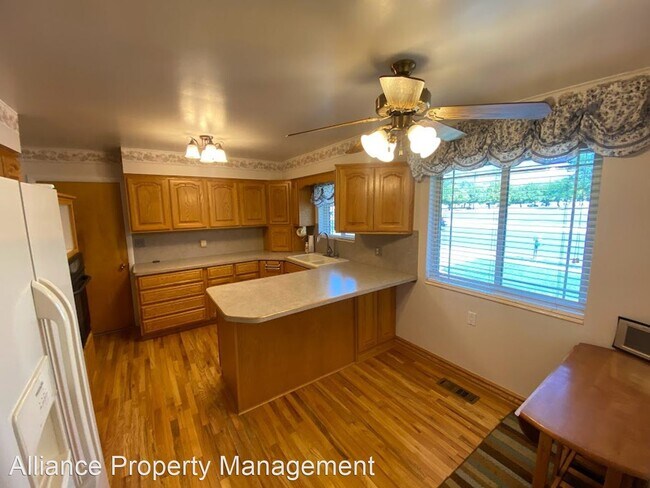 Building Photo - 4 br, 2 bath House - 7335 S 1375 E