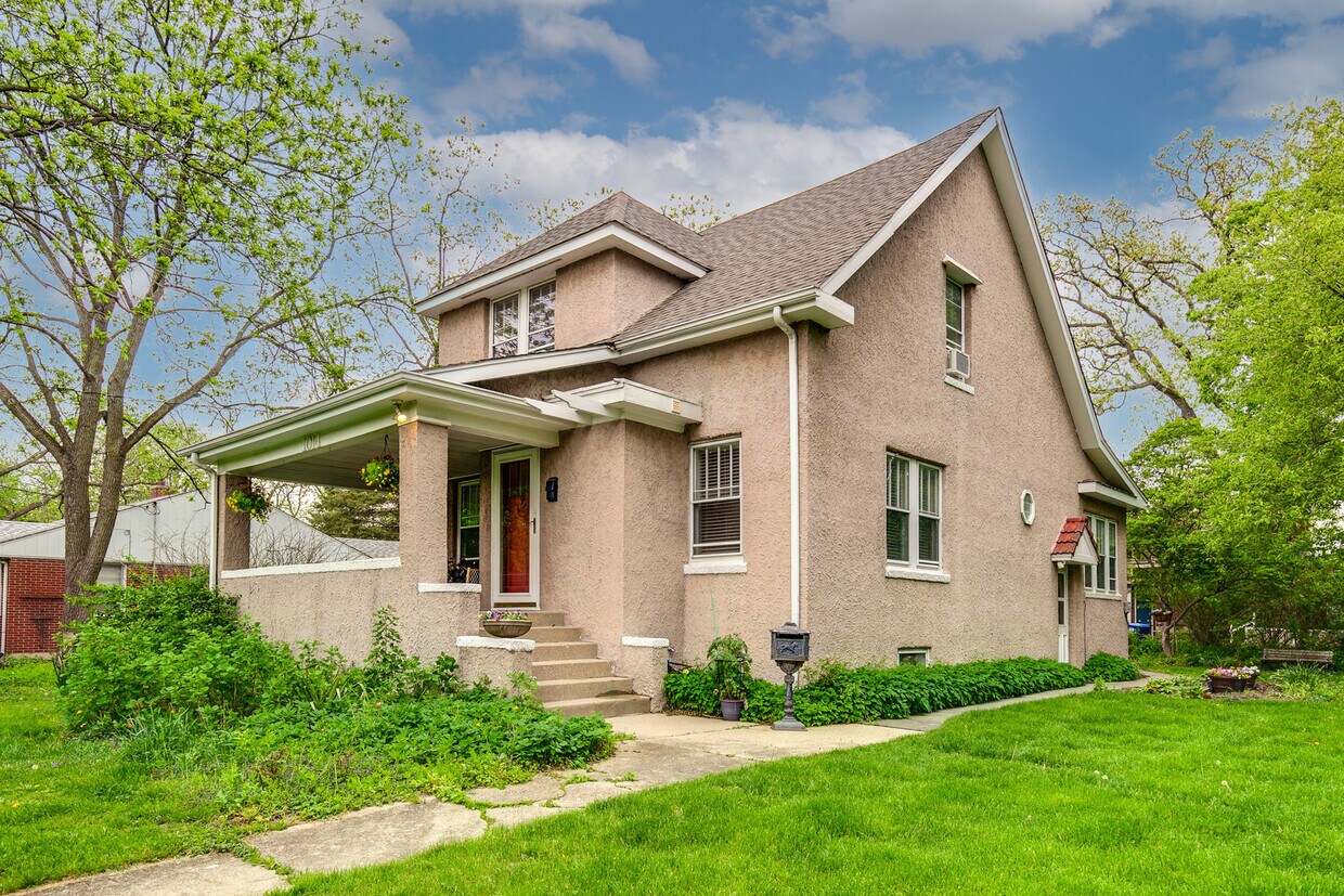 Primary Photo - 1014 Deerfield Rd