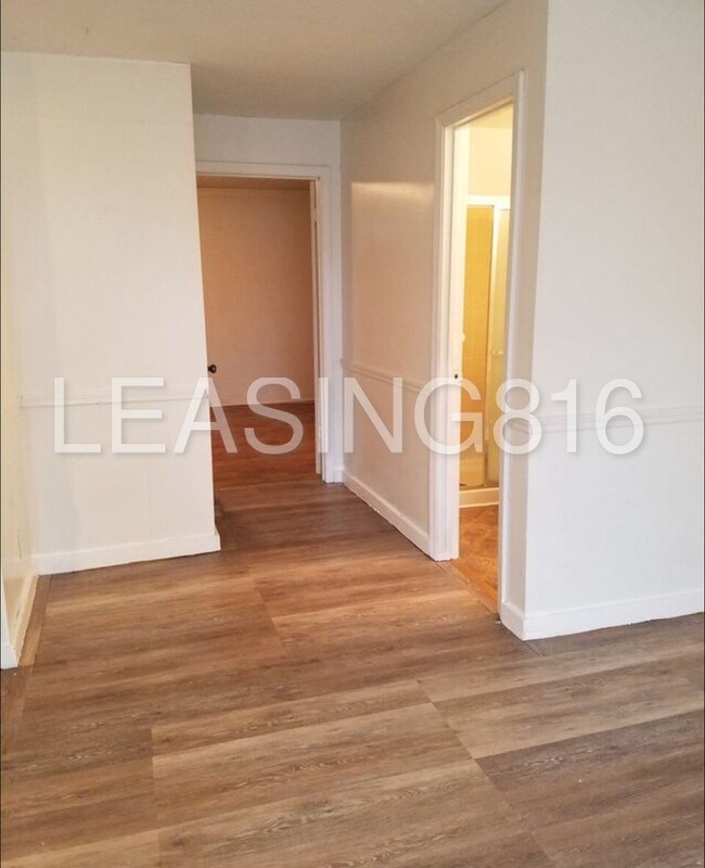 Foto del edificio - 7619 Monrovia St