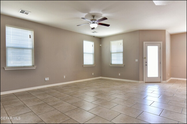 Foto del edificio - 6560 Westfield Dr