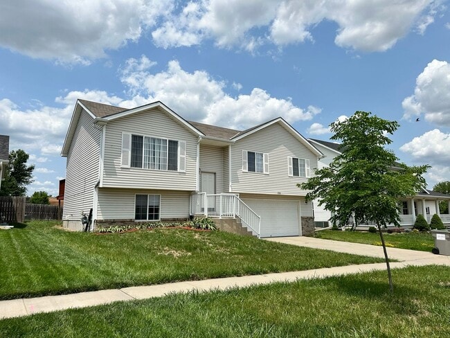 Building Photo - Nice Home in Excellent Family Neighborhood...