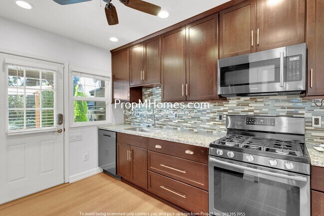 Foto del edificio - NE Portland Gem w/ Entertainers Backyard + Livable Basement!