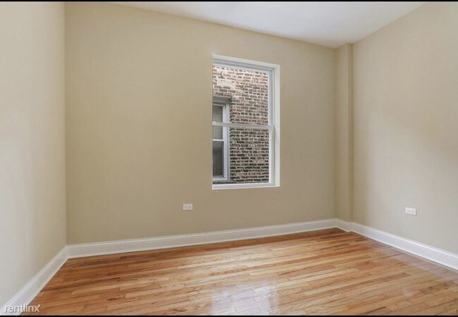 Building Photo - 3 br, 1 bath  - 4944 W Monroe St
