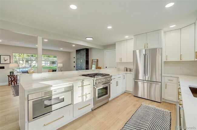 Foto del edificio - 5 Bedroom 3 Bathroom in Denver's Southmoor...