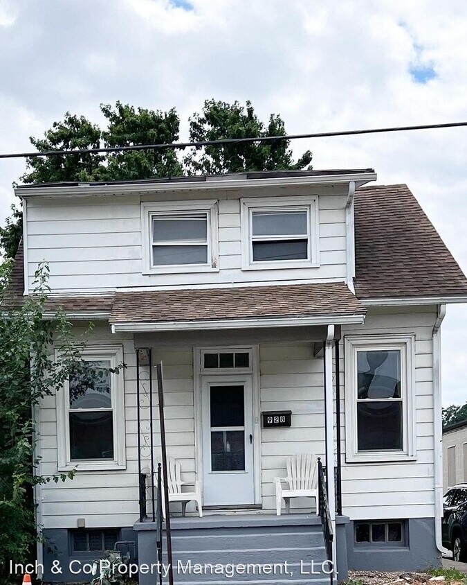 Primary Photo - 2 br, 1.5 bath House - 928 Elm St