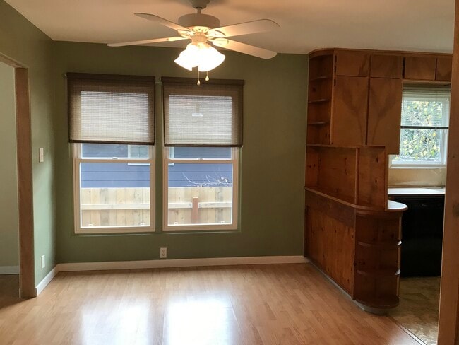 Dining area - 1259 N 14th St
