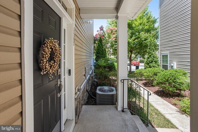 Building Photo - 1567 Renate Dr
