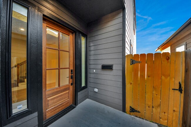 Building Photo - 8306 Comal St