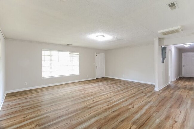 Building Photo - 500 Oakland Ave