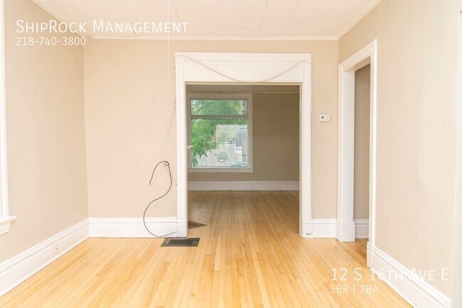 Foto del edificio - 12 S 16th Ave E