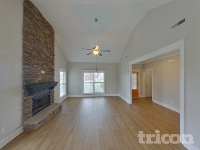 Building Photo - 1306 Crescent Ridge Drive