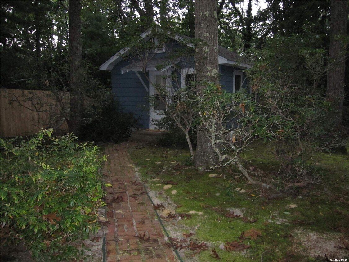 Building Photo - 15 Hillside Rd