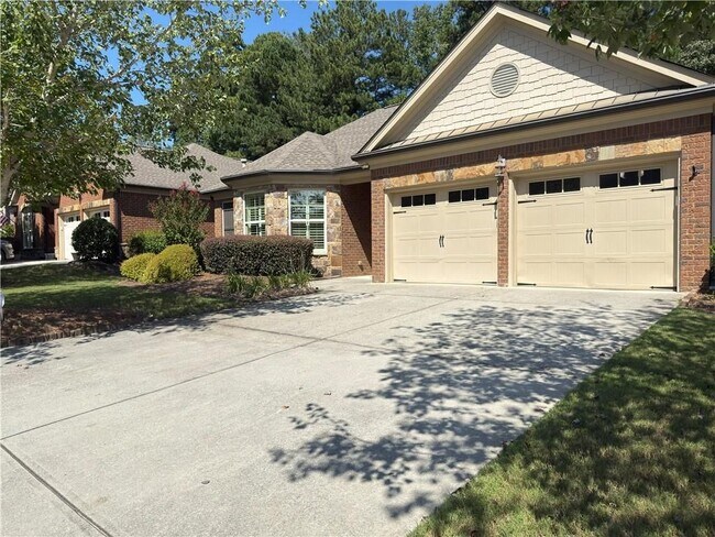 Building Photo - 3951 Sovereign Dr