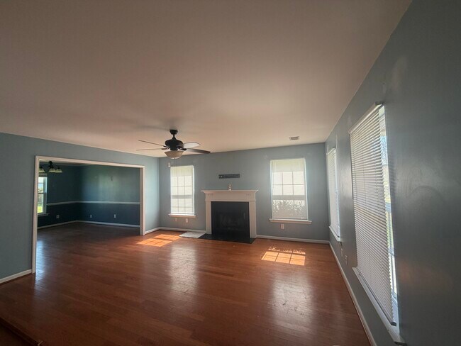 Building Photo - 575 Batty Way