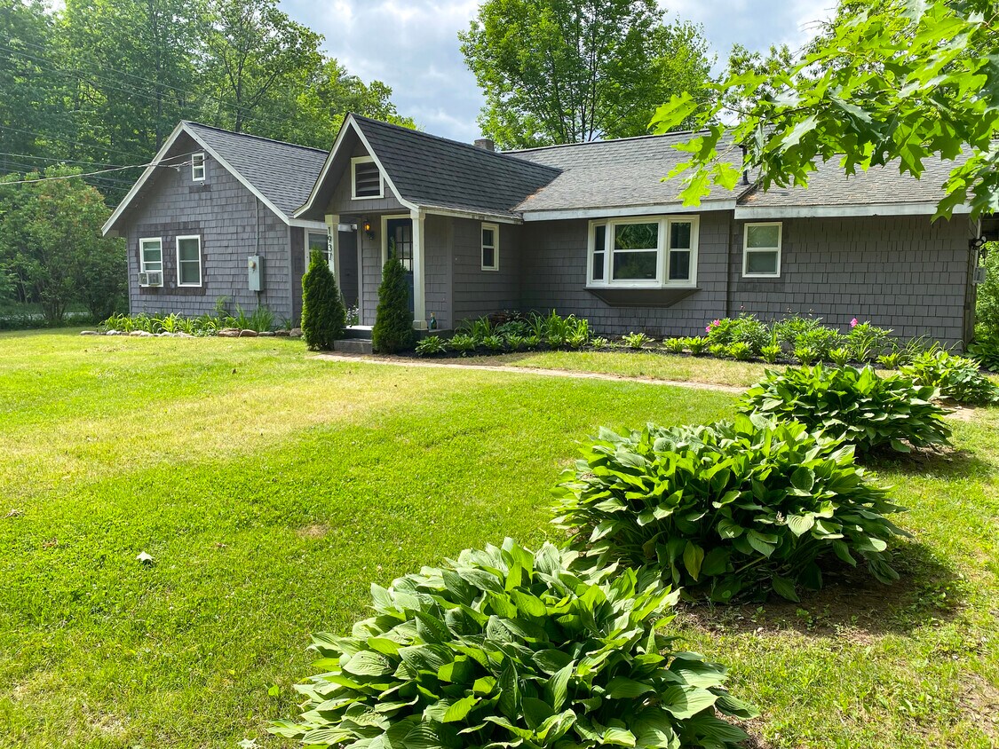 1937 NY9N, Saratoga Springs, NY 12866 House Rental in Saratoga