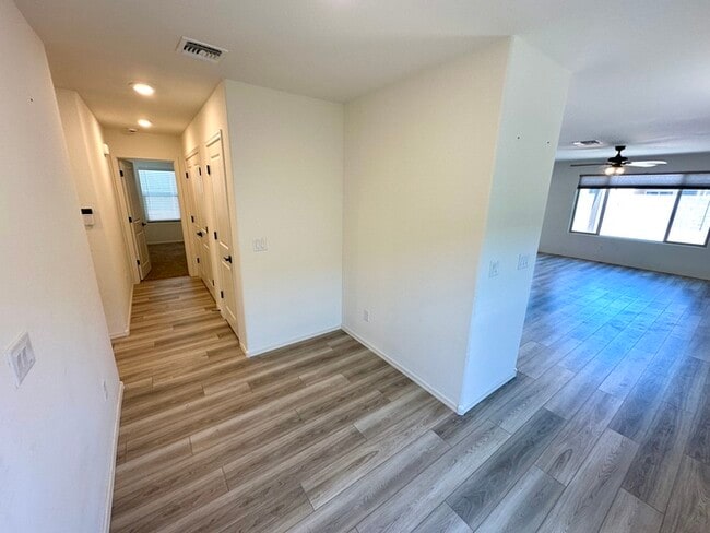 Building Photo - Fantastic 1 year NEW KB Home in Tierra La ...