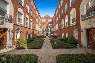 Building Photo - 1544 W Sherwin