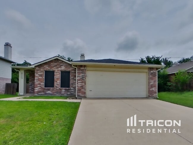 Building Photo - 8009 Mosstree Dr