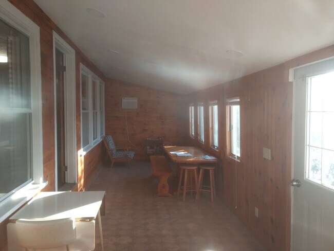 Building Photo - 694 NY-9P