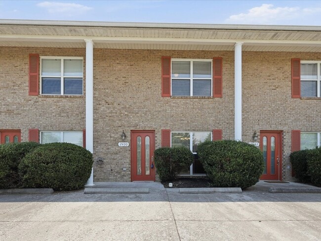 City of Maryville 37801 - Beautifully Updated 2-Bedroom, 2.5-Bath Townhome. Contact Vicki Everbac... - City of Maryville 37801 - Beautifully Updated 2-Bedroom, 2.5-Bath Townhome. Contact Vicki Everbac...