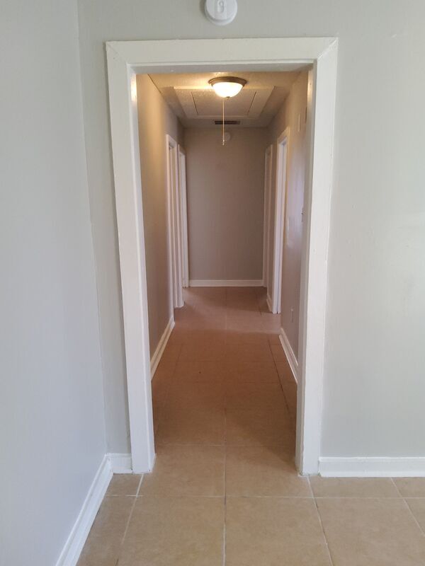 Foto del edificio - 2623 Dwight Rd