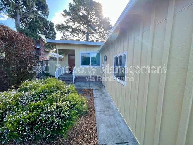 Building Photo - 1319 Miles Ave