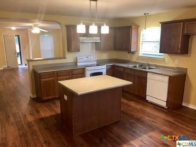 Building Photo - 244 Goliad Dr