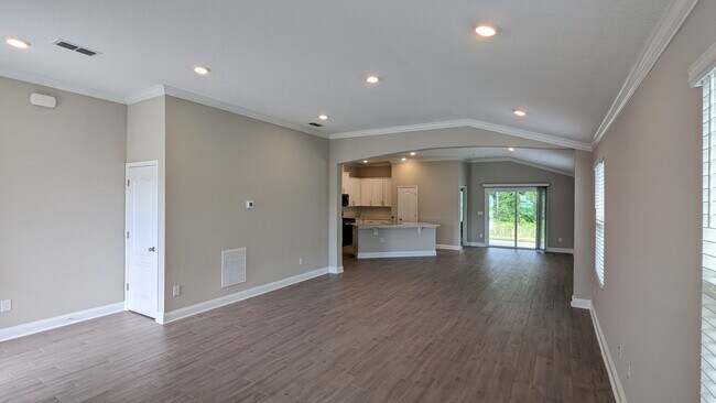 Building Photo - 178 Zancara St