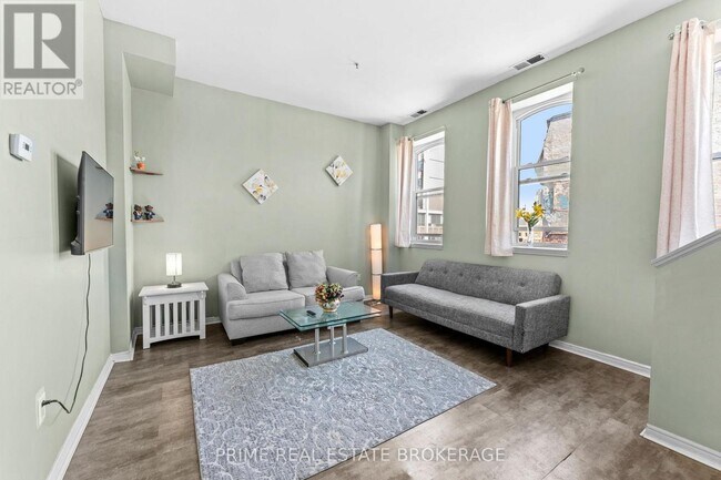 Photo du bâtiment - 366 Richmond St